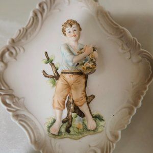 vintage Lefton wall plaque girl holding flowers well done and beautiful piece